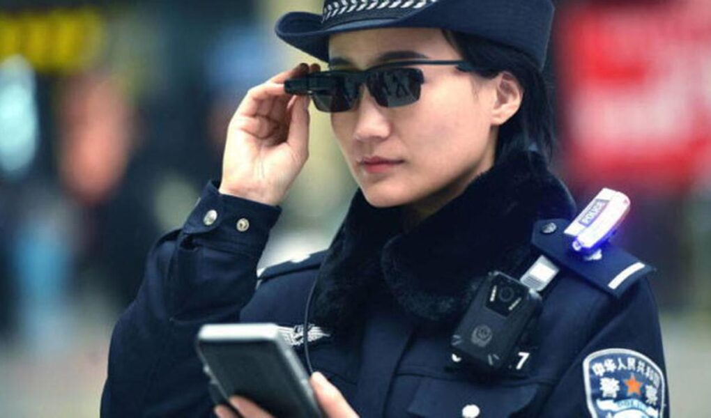 Kacamata AI Jalanan Rp500 Ribu Bisa Identifikasi Wajah Orang Asing di Depan Kita, Polisi Mulai Panik: 'Ini Senjata Baru Stalker!'