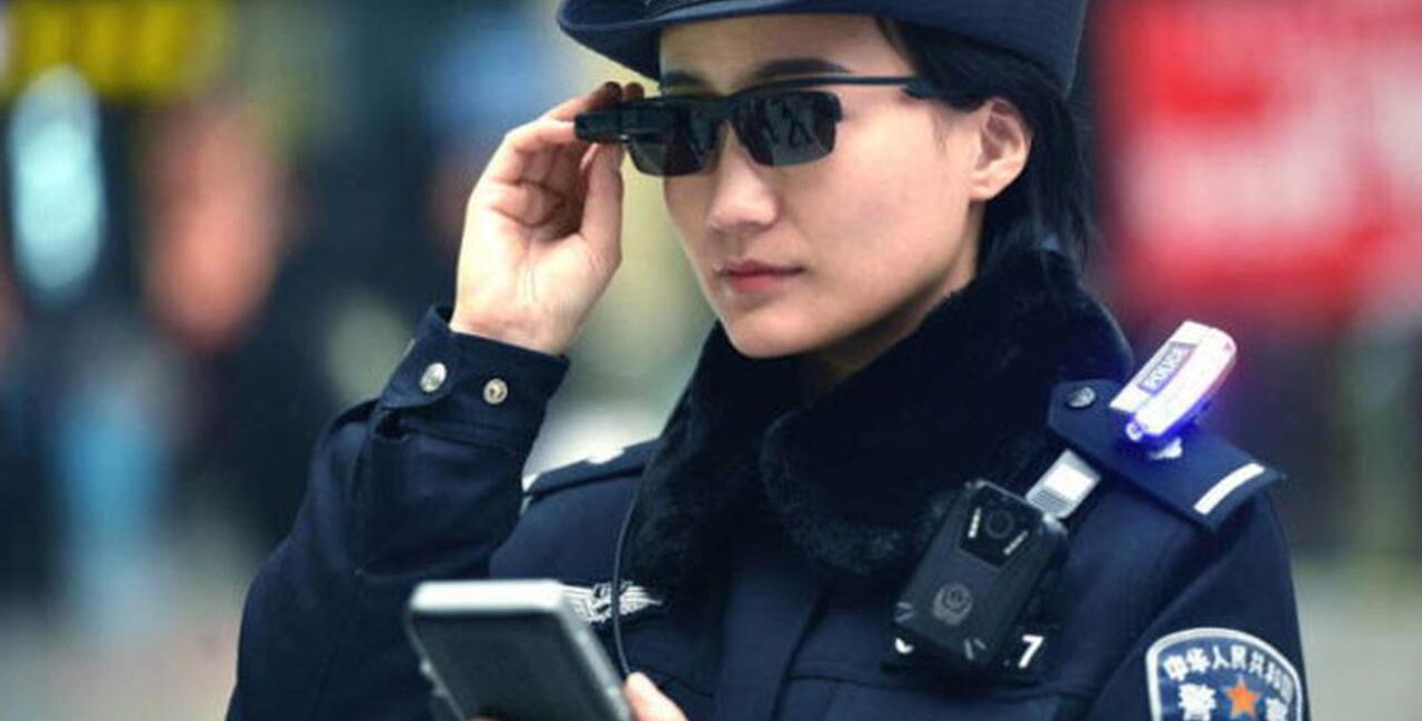 Kacamata AI Jalanan Rp500 Ribu Bisa Identifikasi Wajah Orang Asing di Depan Kita, Polisi Mulai Panik: 'Ini Senjata Baru Stalker!'
