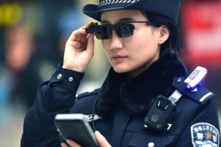 Kacamata AI Jalanan Rp500 Ribu Bisa Identifikasi Wajah Orang Asing di Depan Kita, Polisi Mulai Panik: 'Ini Senjata Baru Stalker!'
